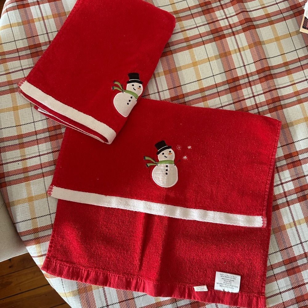 Festive Holiday Hand Towels Set - Picture 3 of 4